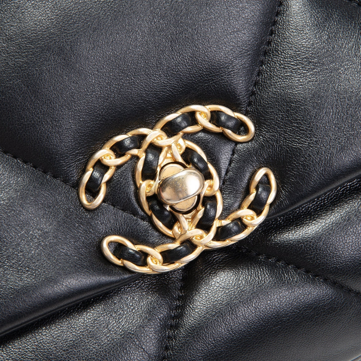 CHANEL 19 Flap Bag - Black