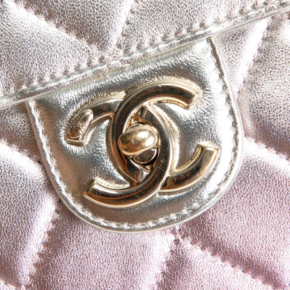 CHANEL Like A Wallet Flap - Metallic Pink