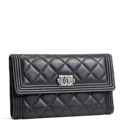 CHANEL Quilted Lambskin Boy Flap Wallet - Black