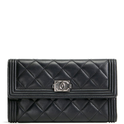 CHANEL Quilted Lambskin Boy Flap Wallet - Black