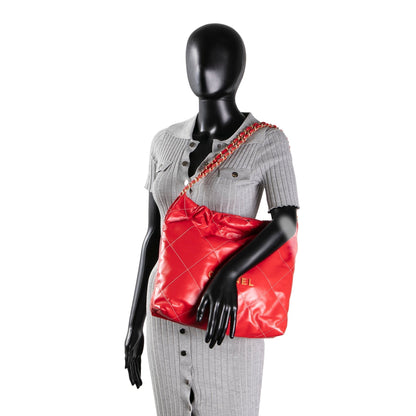 CHANEL 22 Shiny Quilted Calfskin Small Hobo - Red
