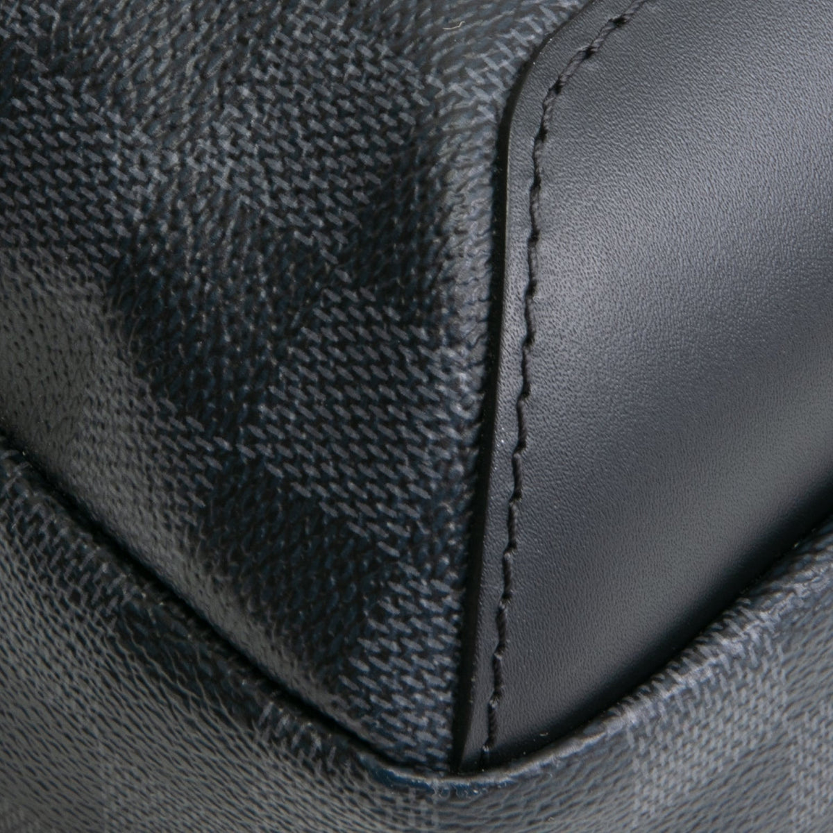 LOUIS VUITTON Avenue Slingbag - Damier Graphite