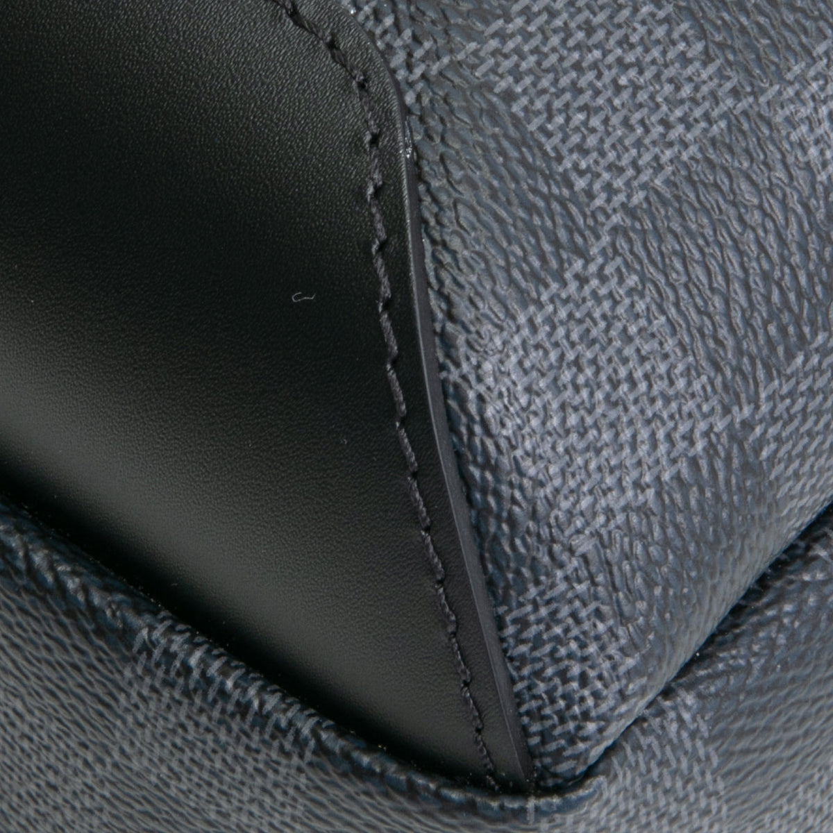 LOUIS VUITTON Avenue Slingbag - Damier Graphite