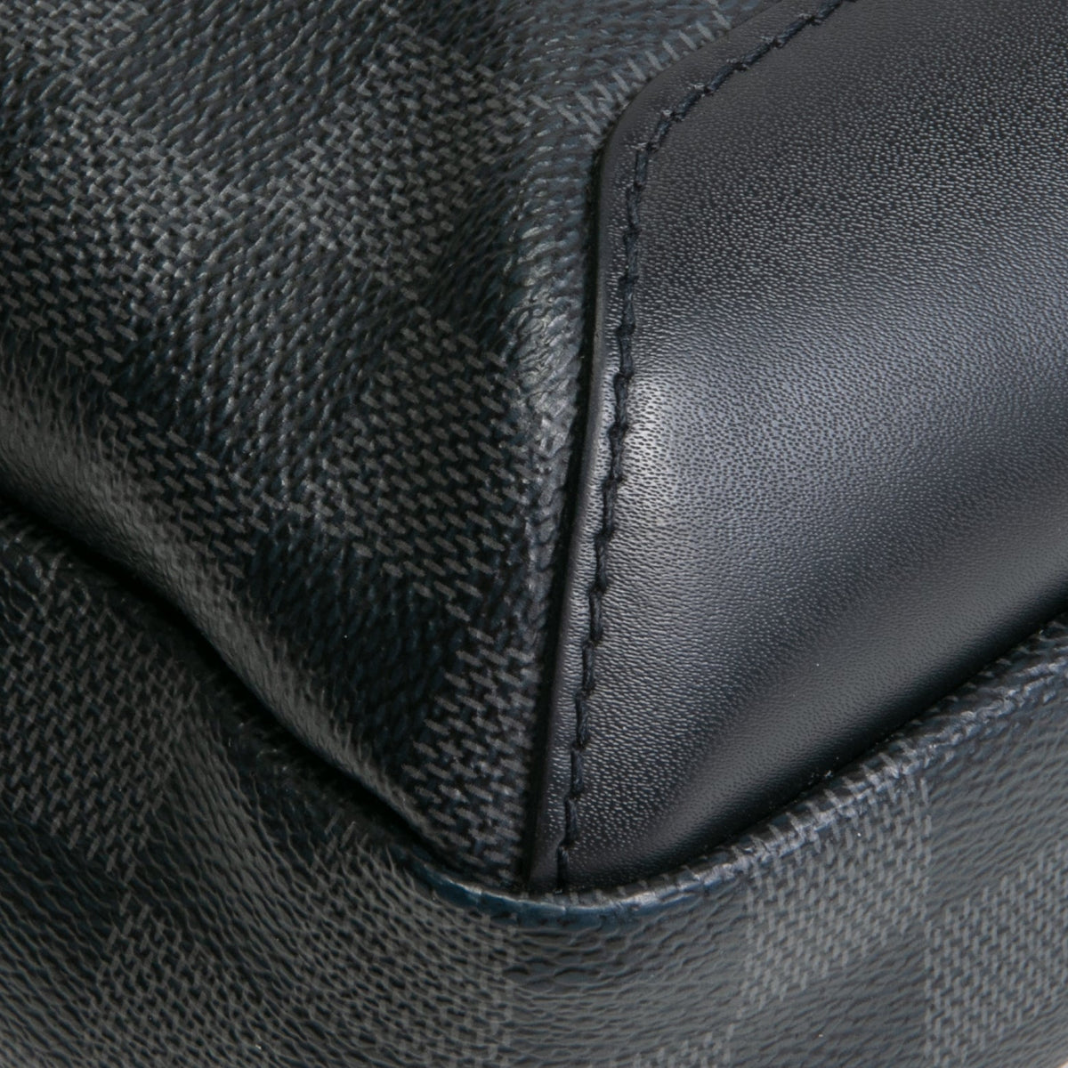 LOUIS VUITTON Avenue Slingbag - Damier Graphite