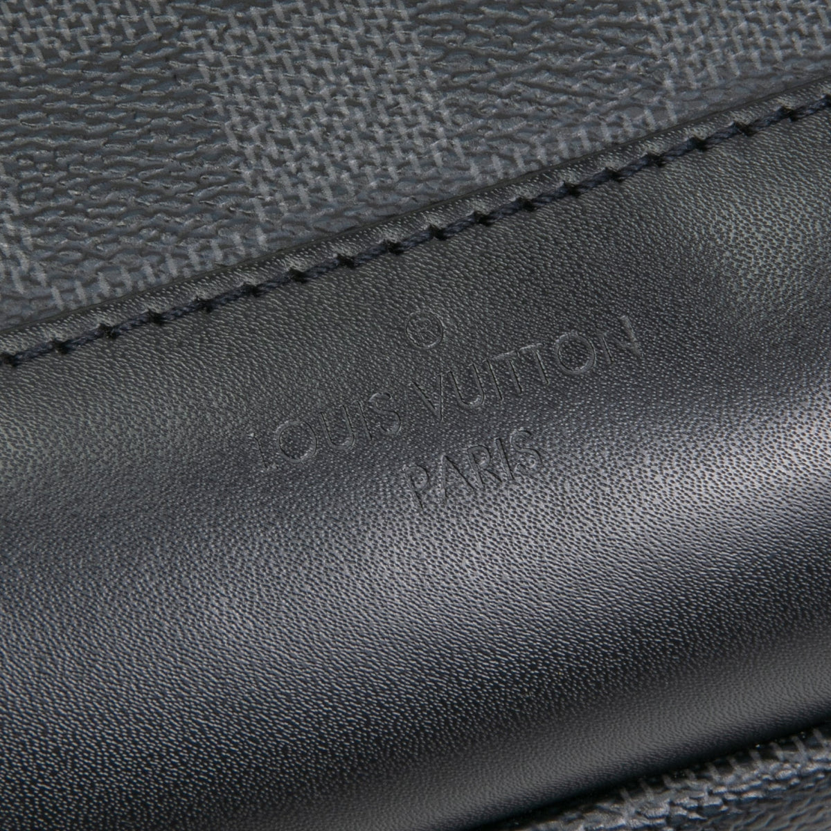LOUIS VUITTON Avenue Slingbag - Damier Graphite