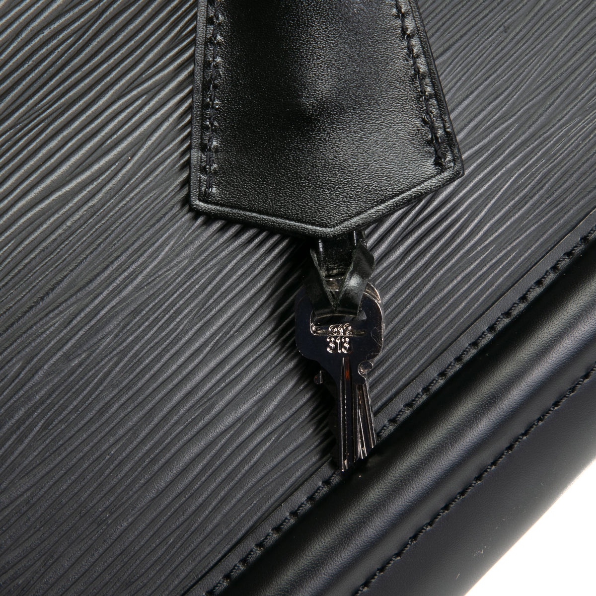 Louis Vuitton Epi Montaigne GM Black