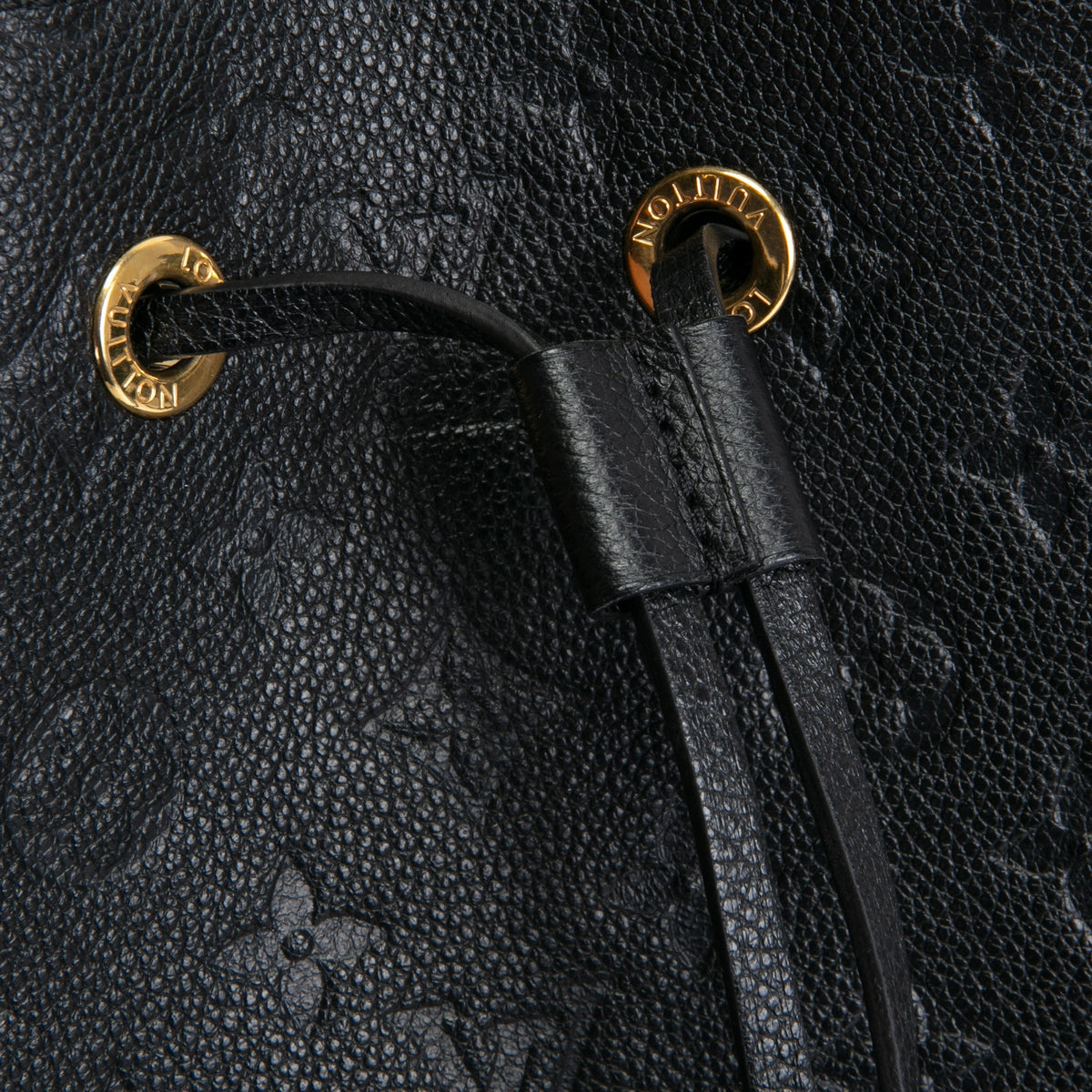 LOUIS VUITTON Monogram Empreinte NeoNoe MM - Black